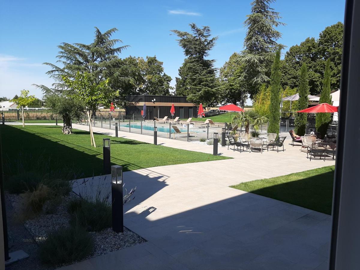 Logis Hotel Relais Saint Jacques - Chateauroux Déols Екстериор снимка