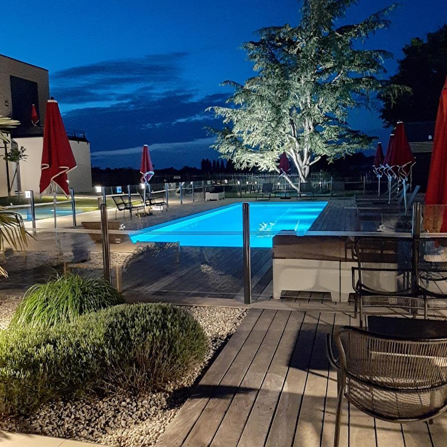 Logis Hotel Relais Saint Jacques - Chateauroux Déols Екстериор снимка