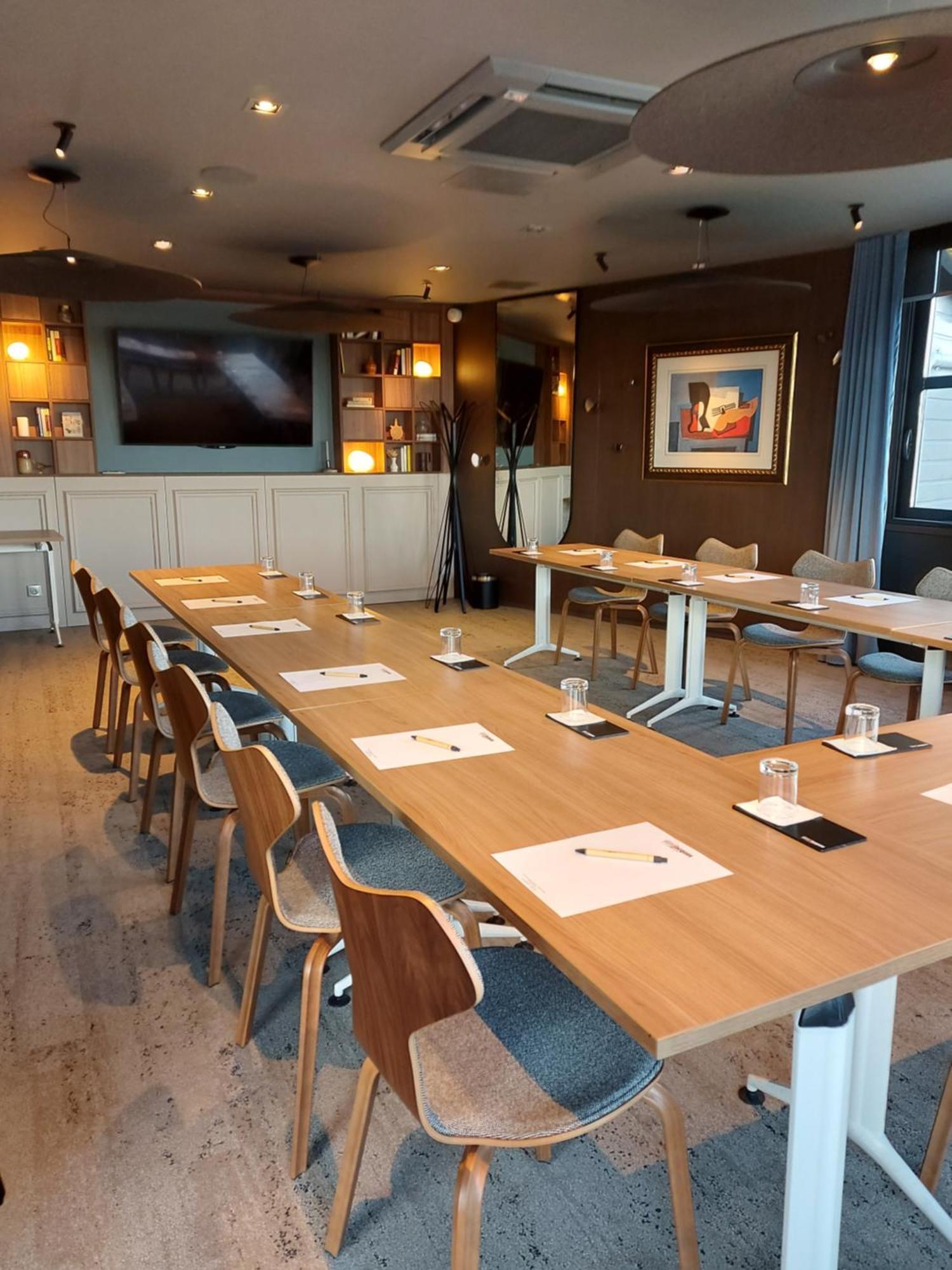Logis Hotel Relais Saint Jacques - Chateauroux Déols Екстериор снимка