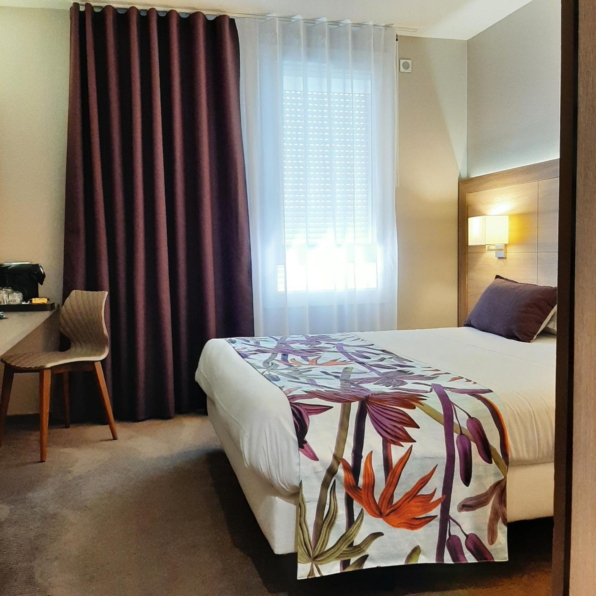 Logis Hotel Relais Saint Jacques - Chateauroux Déols Екстериор снимка