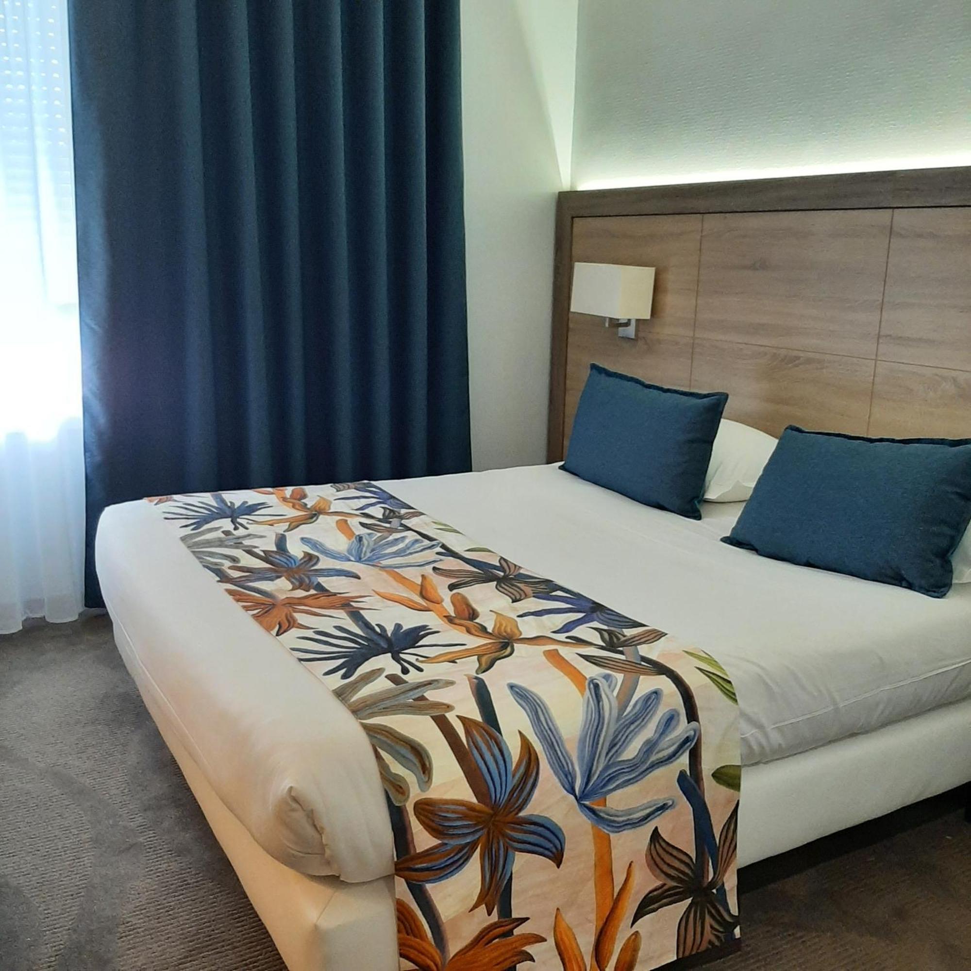 Logis Hotel Relais Saint Jacques - Chateauroux Déols Екстериор снимка