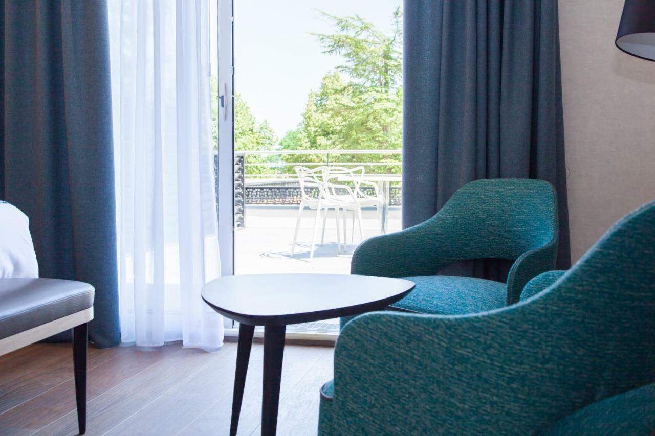 Logis Hotel Relais Saint Jacques - Chateauroux Déols Екстериор снимка