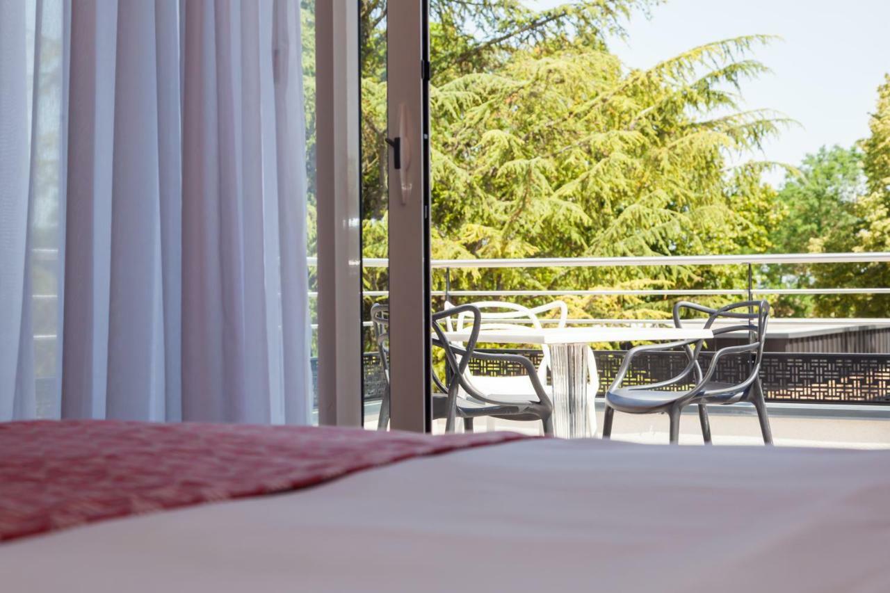 Logis Hotel Relais Saint Jacques - Chateauroux Déols Екстериор снимка