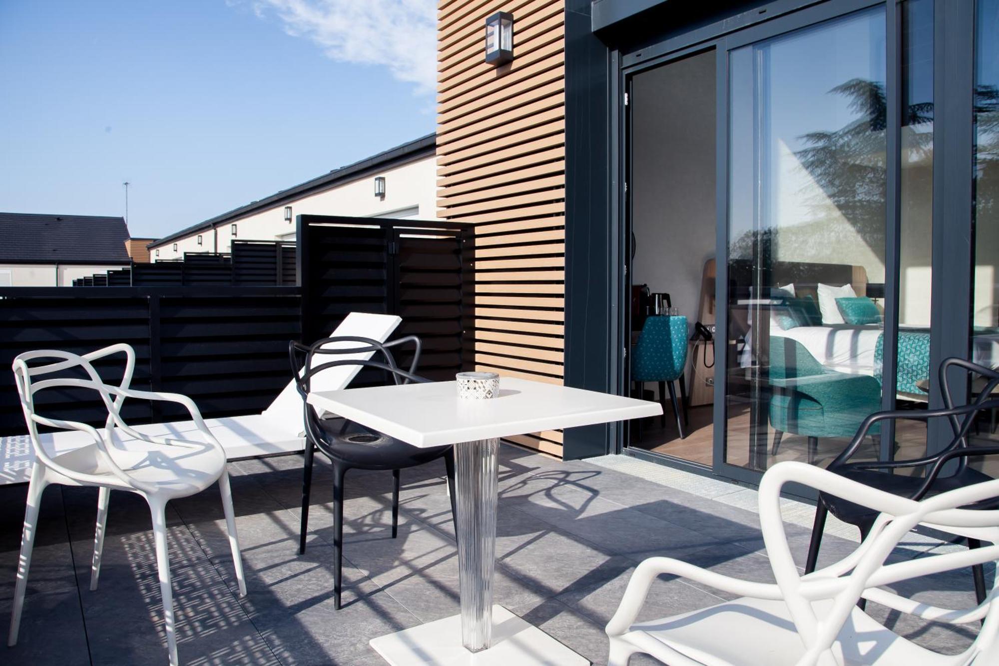 Logis Hotel Relais Saint Jacques - Chateauroux Déols Екстериор снимка